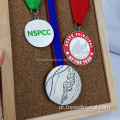 Medalha de prata personalizada com medalha de corrida de ouro de fita